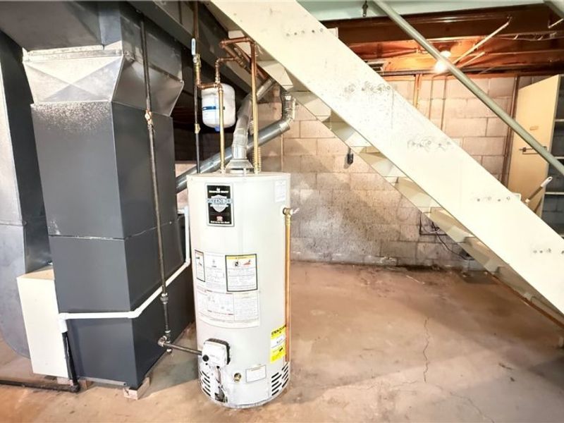 392 Earl Drive NW, Warren, OH 44483 Photo 15