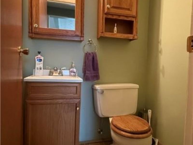 392 Earl Drive NW, Warren, OH 44483 Photo 8