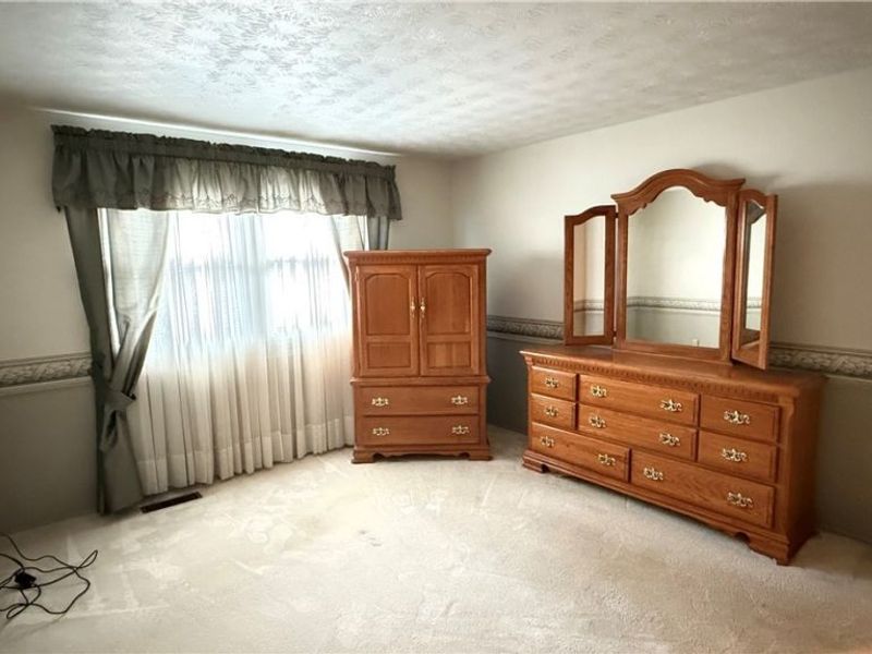 392 Earl Drive NW, Warren, OH 44483 Photo 9