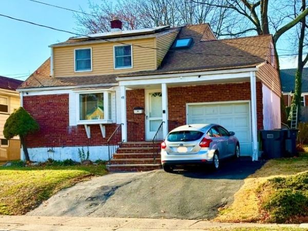 48 Sussex Rd, Bergenfield, NJ 07621
