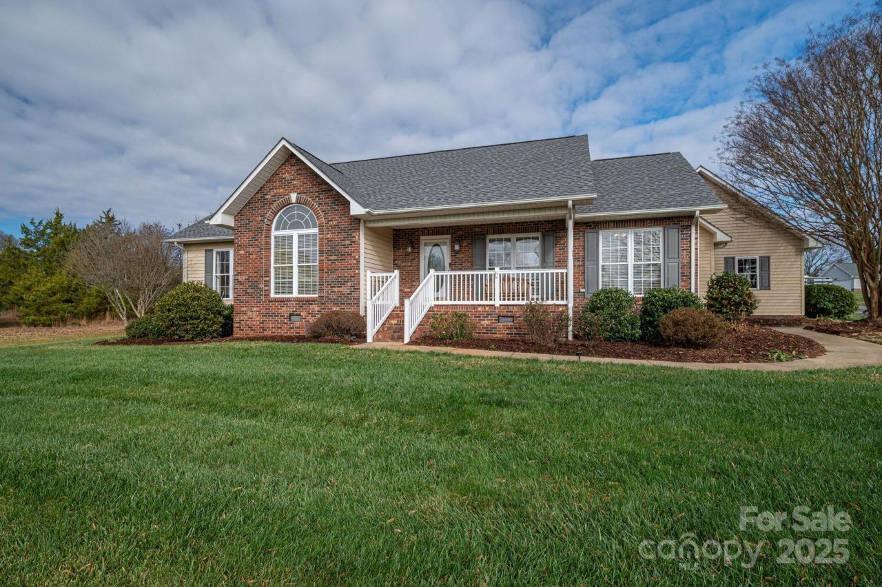 1611 Emmaus Walk, Conover, NC 28613 Main Photo
