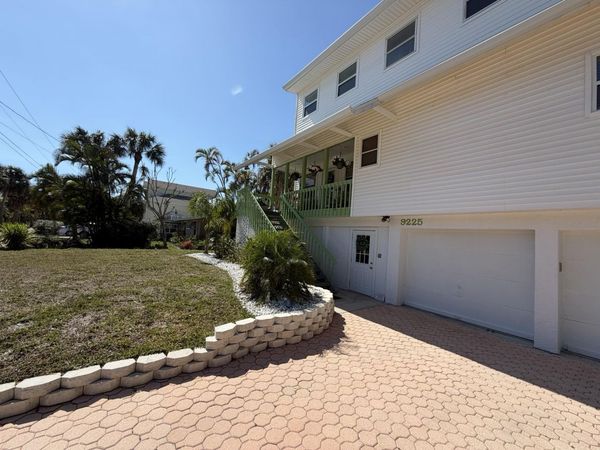 9225 Dimmick Dr, Sanibel, FL 33957