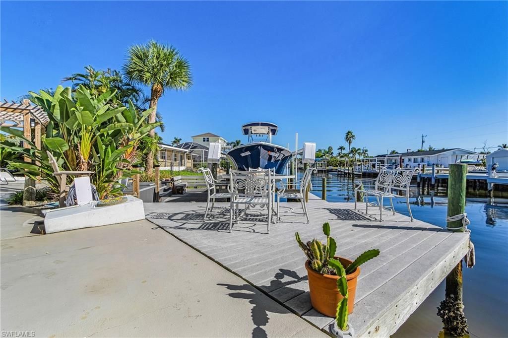 11860 Island Ave, Matlacha, FL 33993 Photo