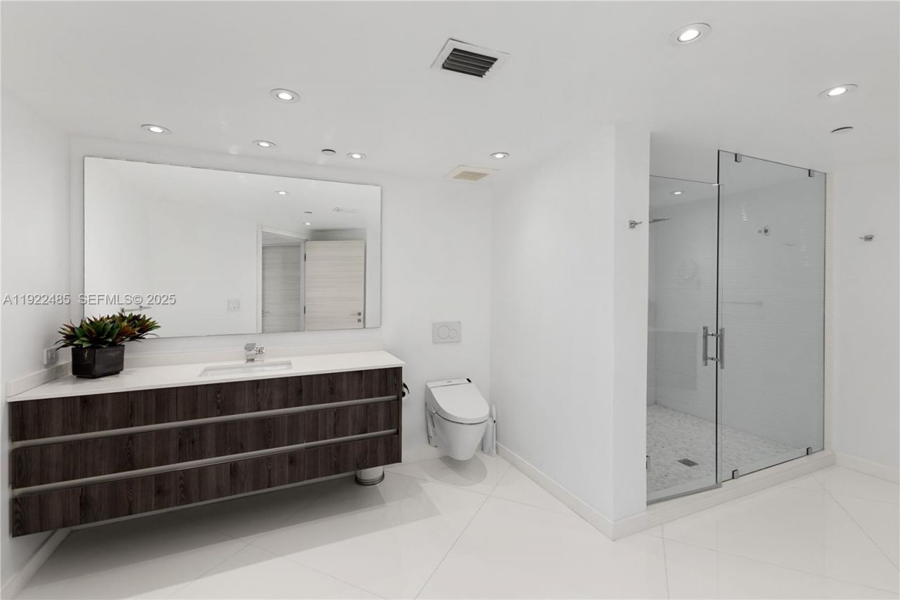 19955 NE 38th Ct, Unit 2205, Aventura, FL 33180 Photo