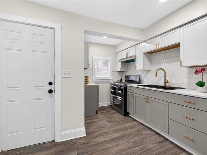 12319 Soika Avenue, Cleveland, OH 44120 Photo 17