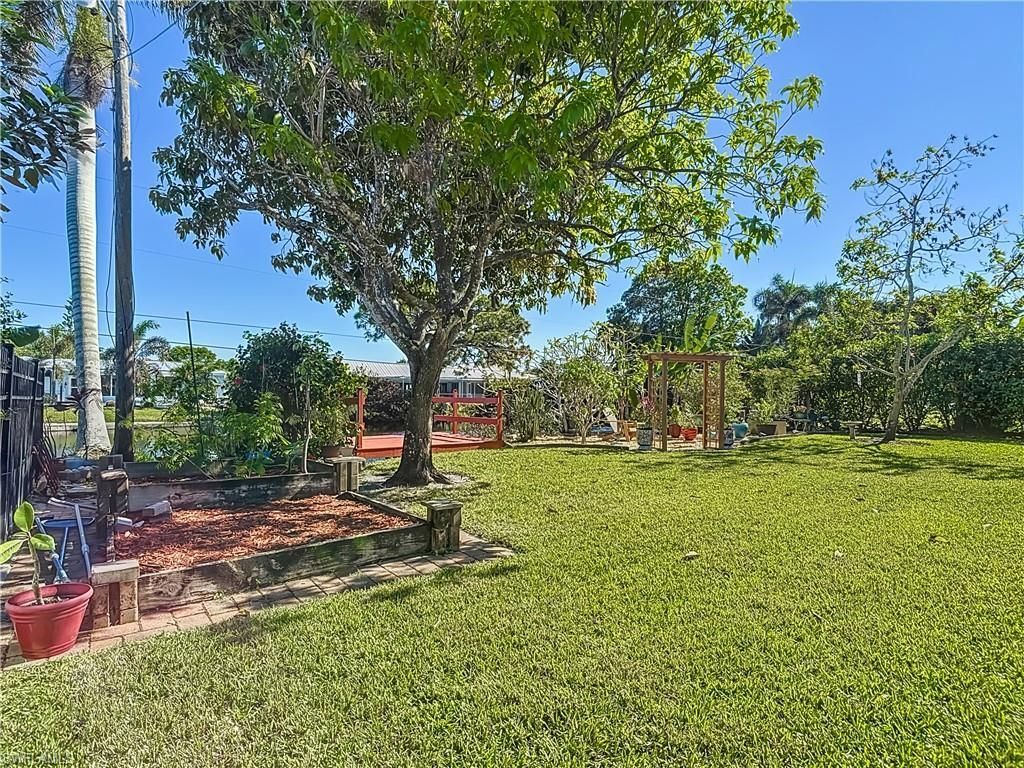 458 W Valley Dr, Bonita Springs, FL 34134 Photo