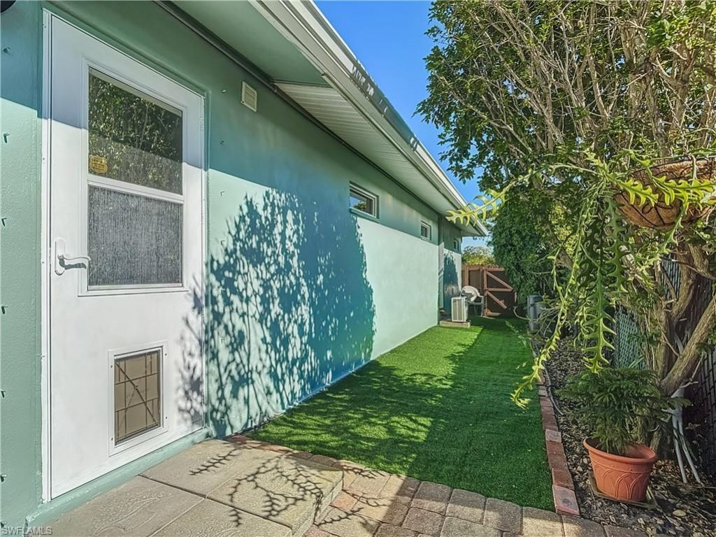 458 W Valley Dr, Bonita Springs, FL 34134 Photo