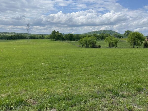 1 Walnut Grove Rd, Hartsville, TN 37074