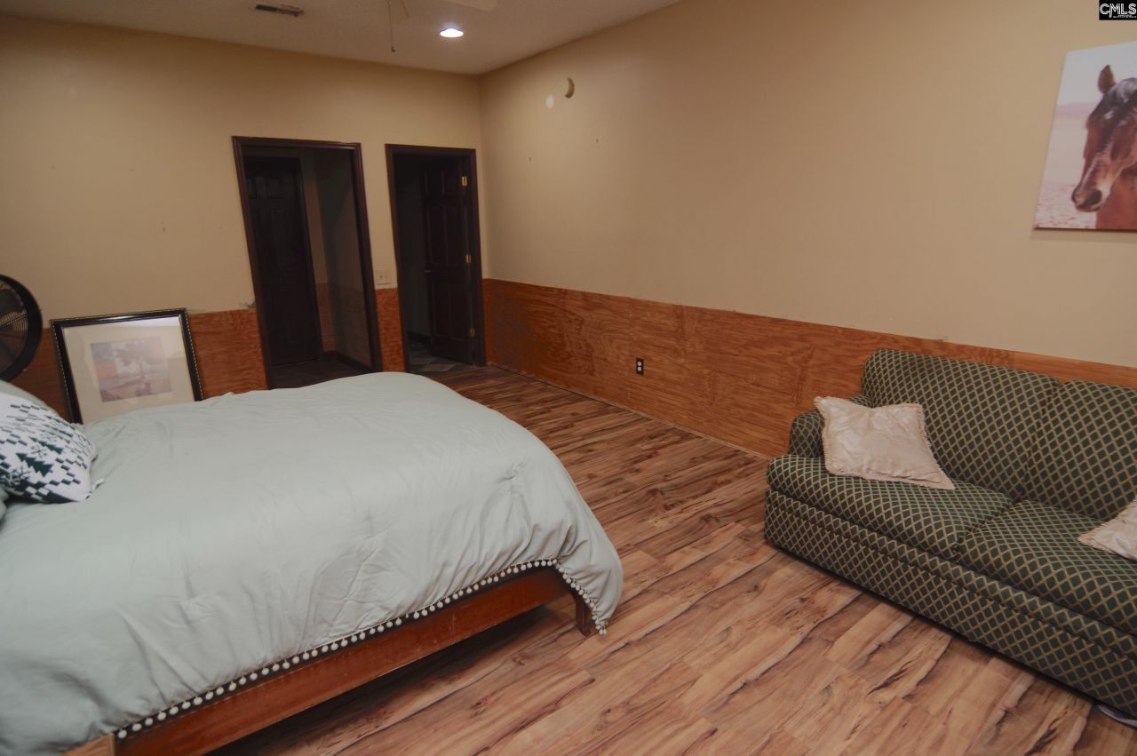 210 Hutto Hill Photo 23