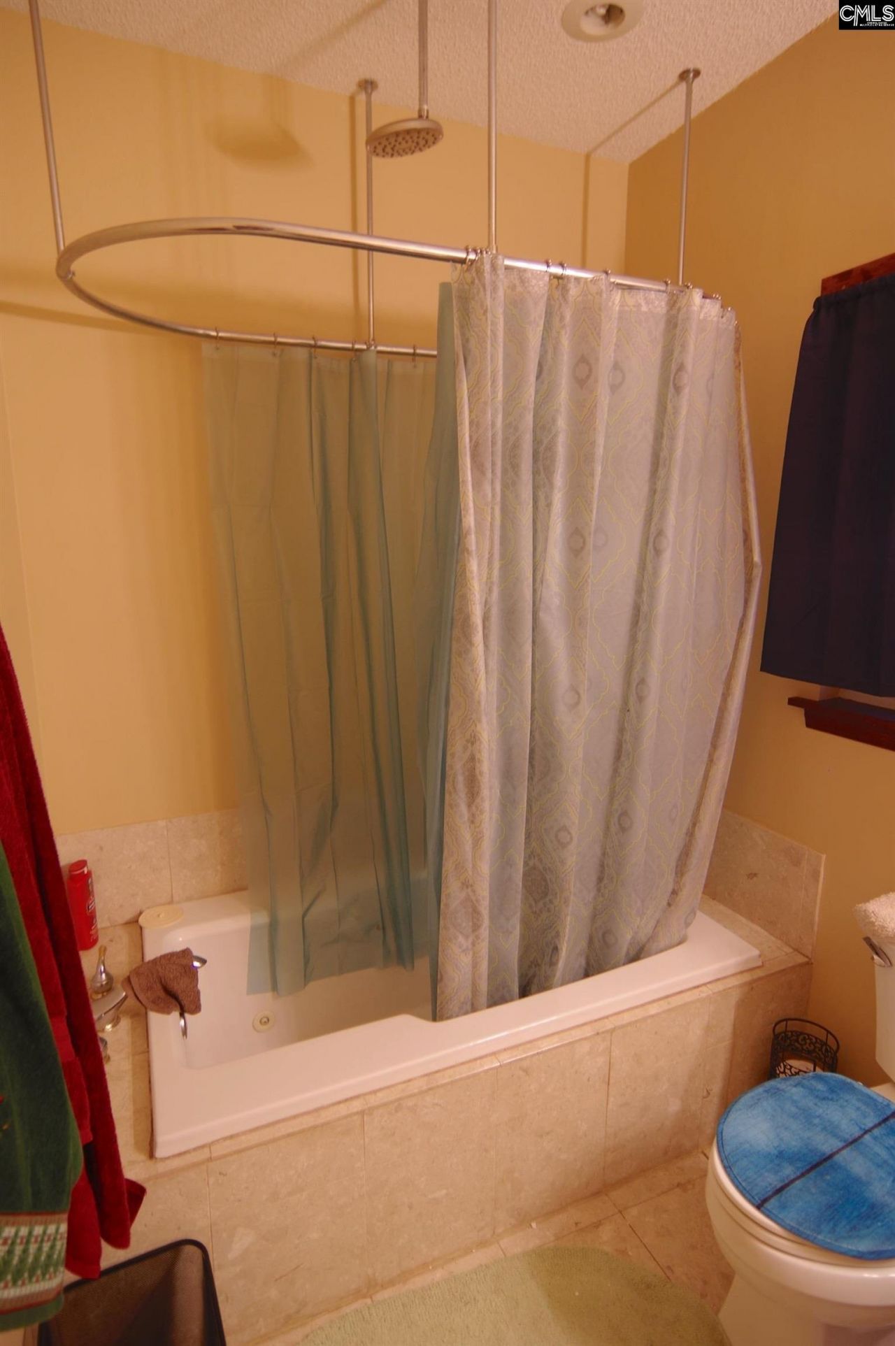 210 Hutto Hill Photo 24