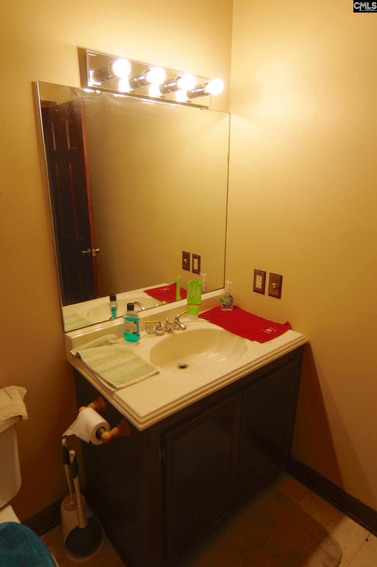 210 Hutto Hill Photo 25