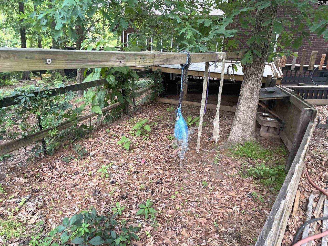 210 Hutto Hill Photo 32