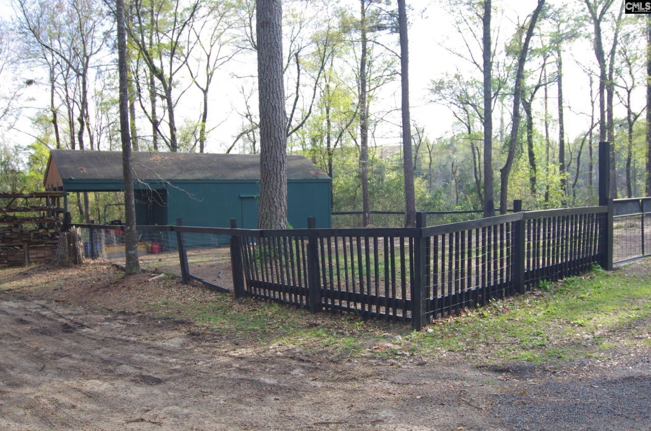 210 Hutto Hill Photo 33