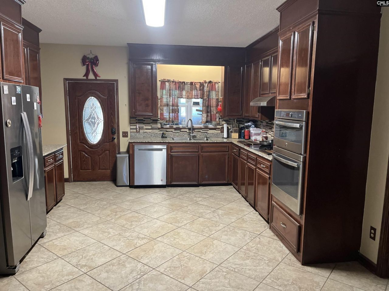 210 Hutto Hill  Photo 6