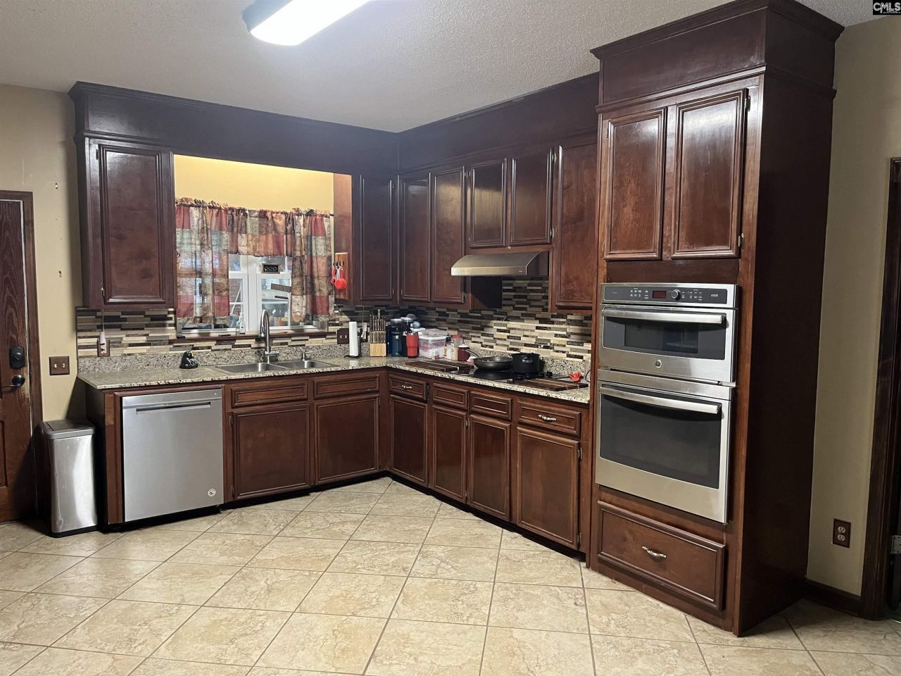 210 Hutto Hill  Photo 7