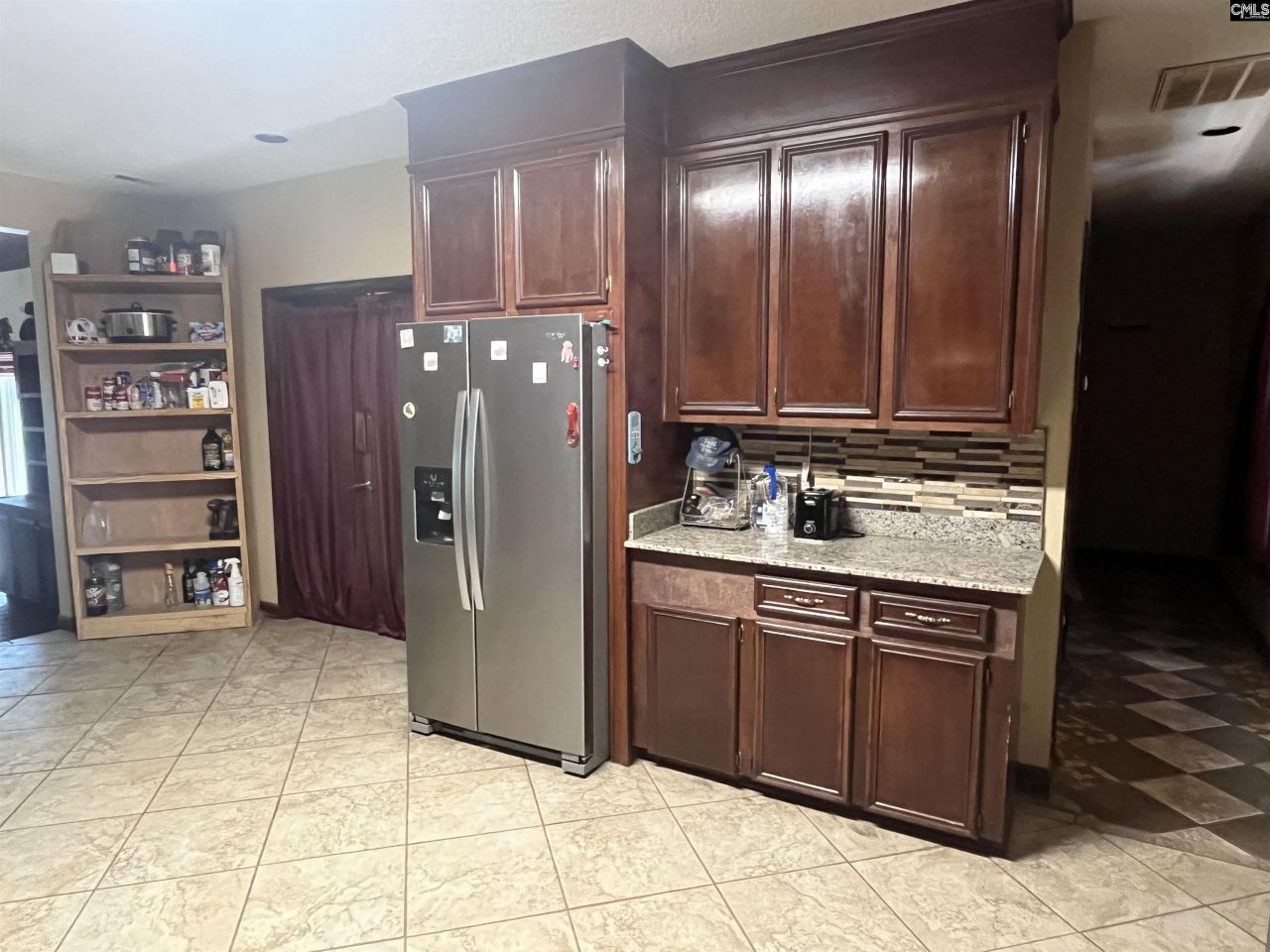 210 Hutto Hill  Photo 9