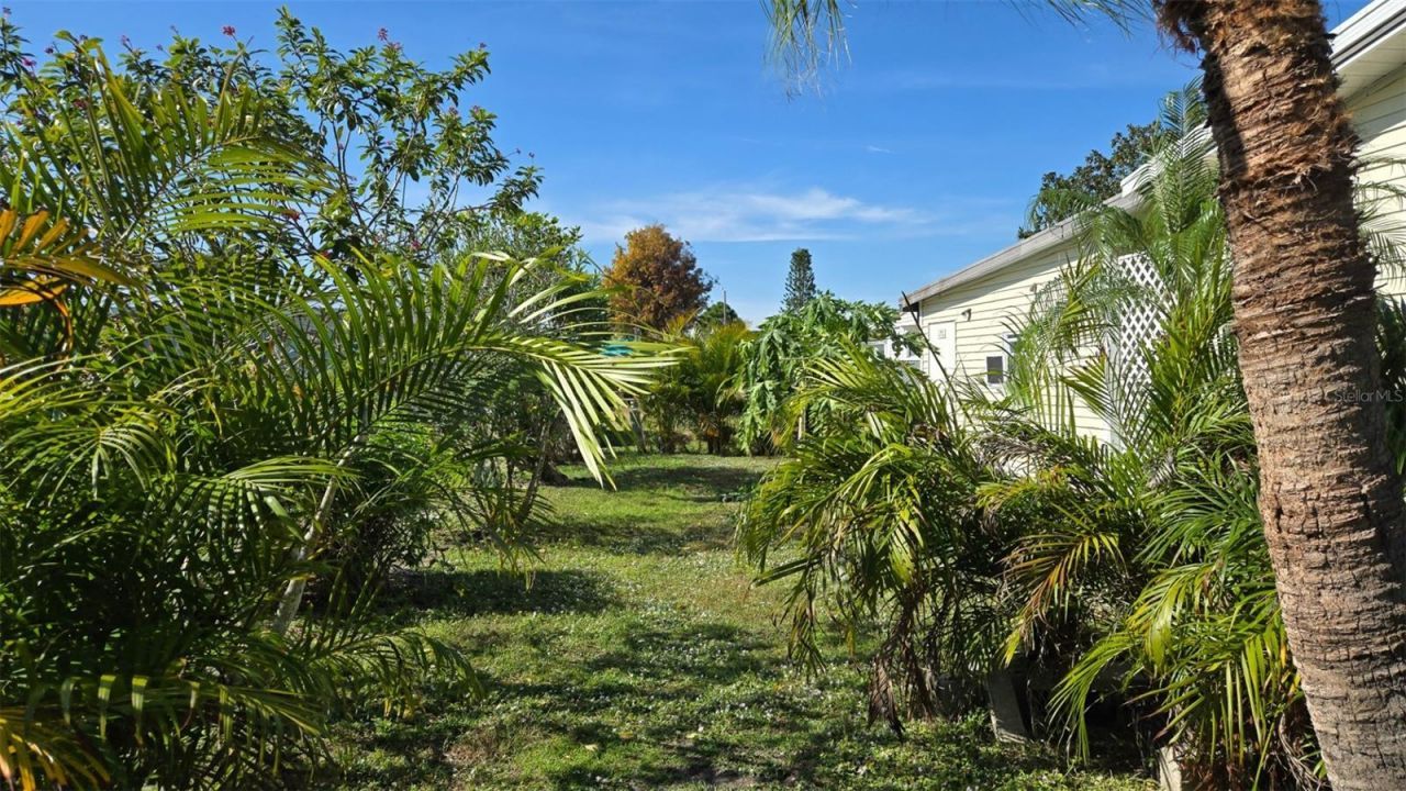 927 Yew Street, Sebastian, FL 32976 Photo