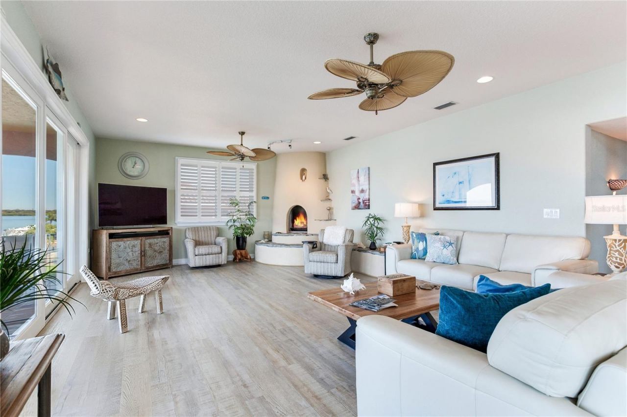 16480 Redington Drive, Redington Beach, FL 33708 Photo