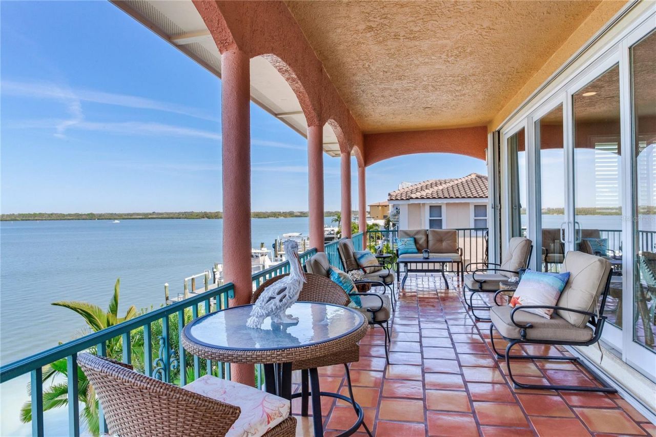 16480 Redington Drive, Redington Beach, FL 33708 Photo