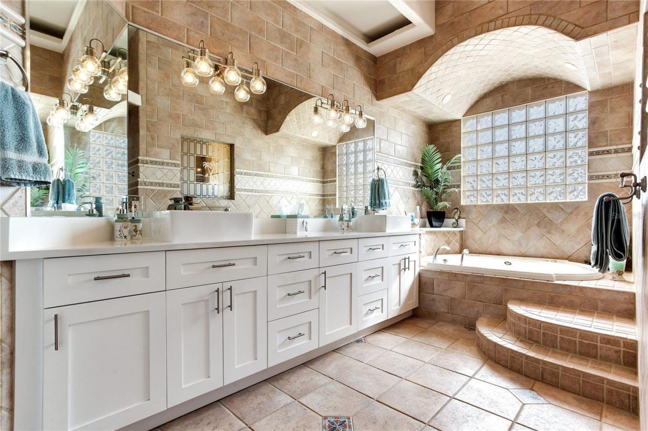 16480 Redington Drive, Redington Beach, FL 33708 Photo