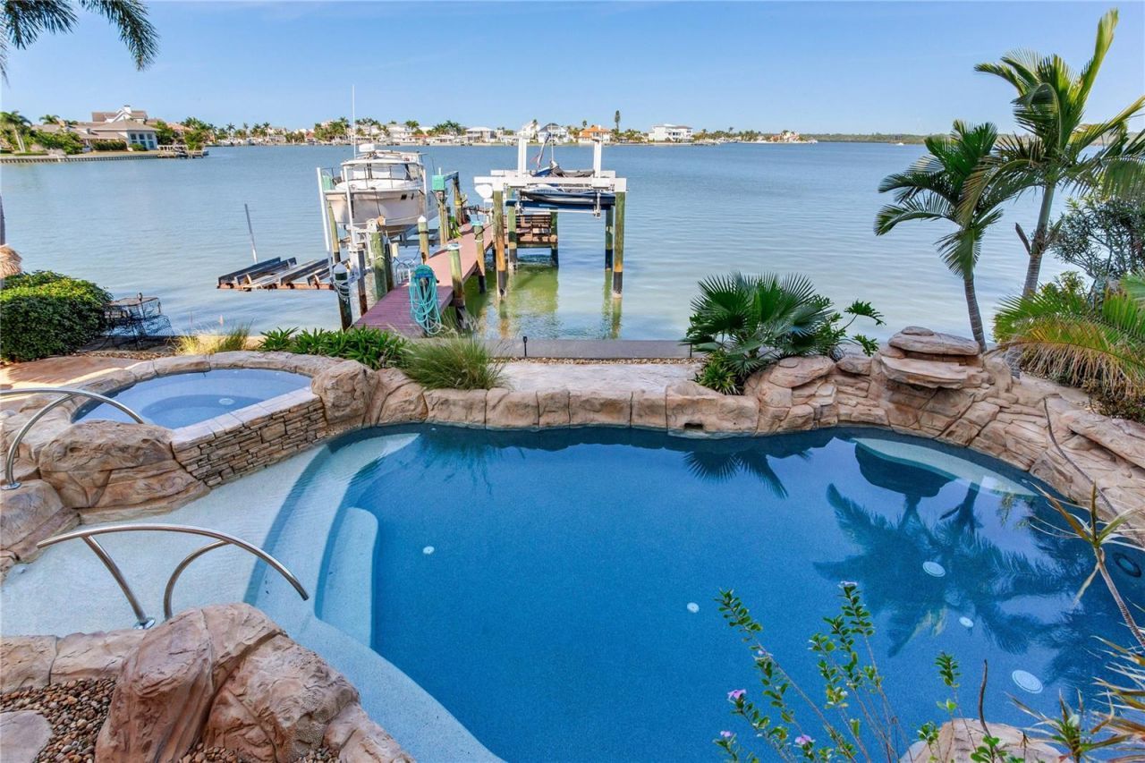 16480 Redington Drive, Redington Beach, FL 33708 Photo