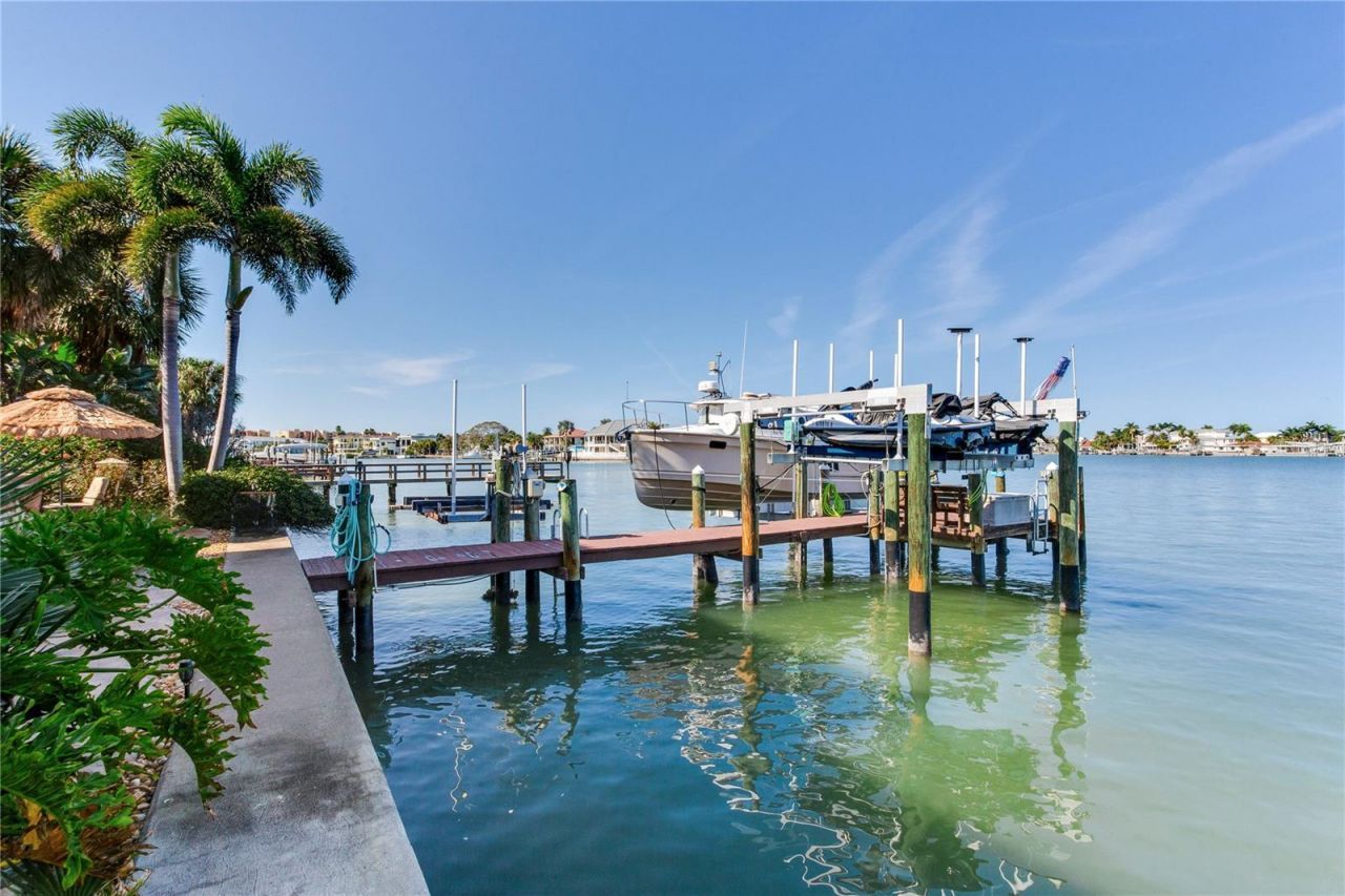 16480 Redington Drive, Redington Beach, FL 33708 Photo