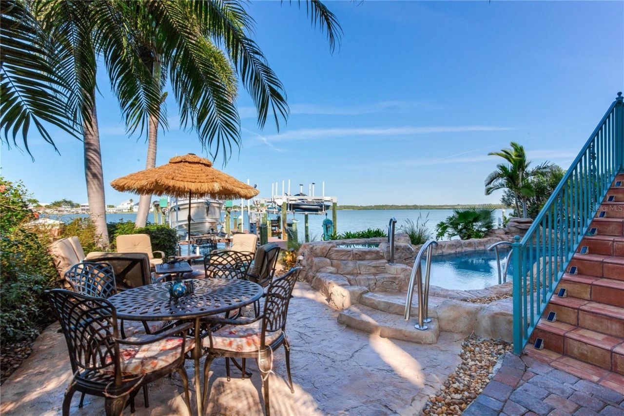 16480 Redington Drive, Redington Beach, FL 33708 Photo