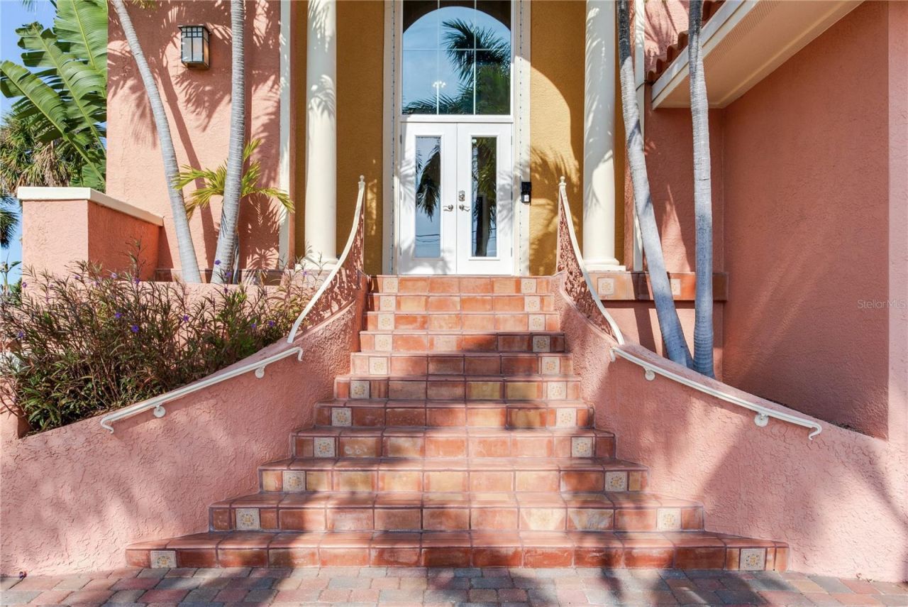 16480 Redington Drive, Redington Beach, FL 33708 Photo