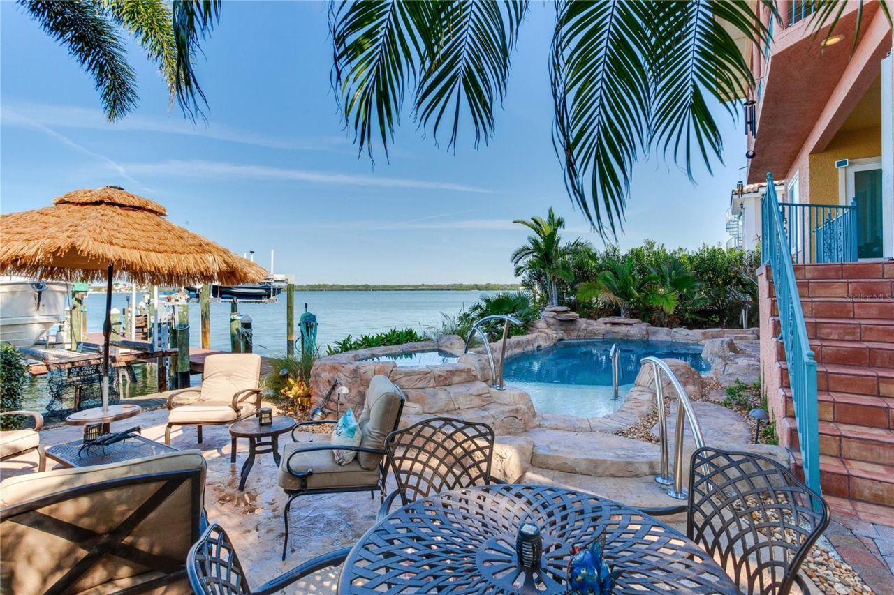 16480 Redington Drive, Redington Beach, FL 33708 Photo