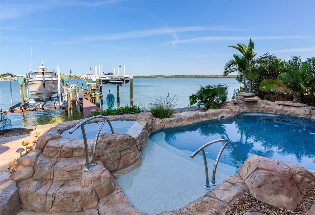 16480 Redington Drive, Redington Beach, FL 33708 Photo