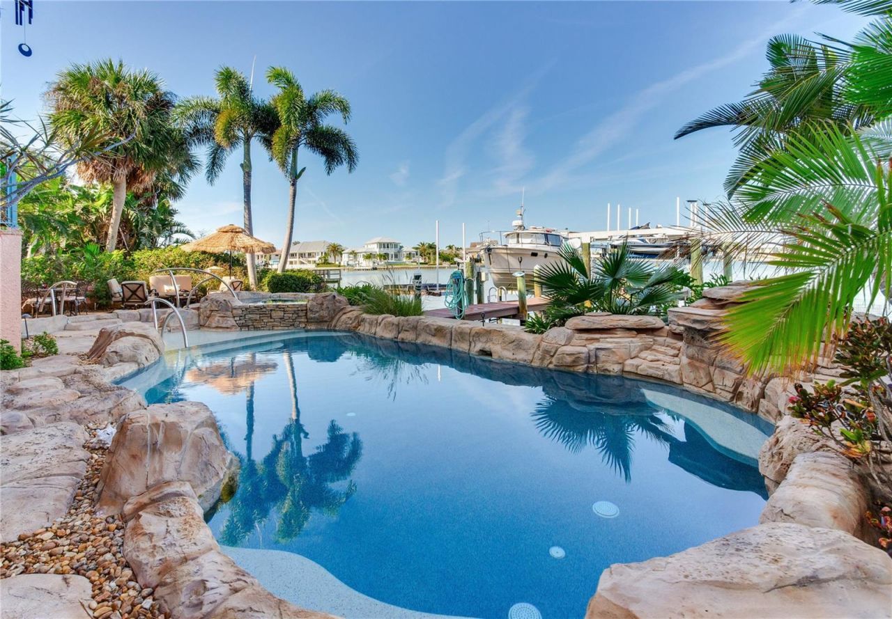 16480 Redington Drive, Redington Beach, FL 33708 Photo