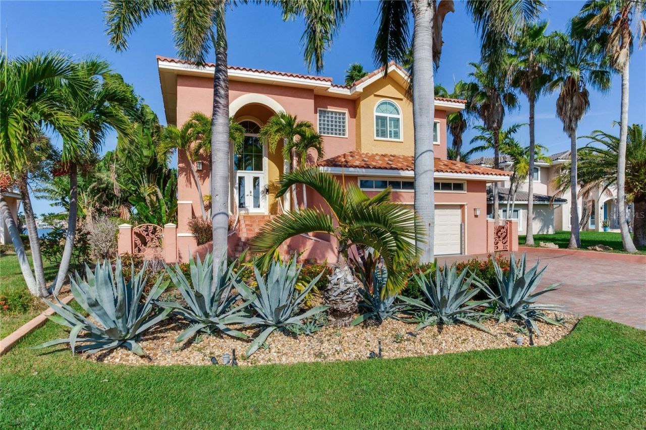 16480 Redington Drive, Redington Beach, FL 33708 Photo