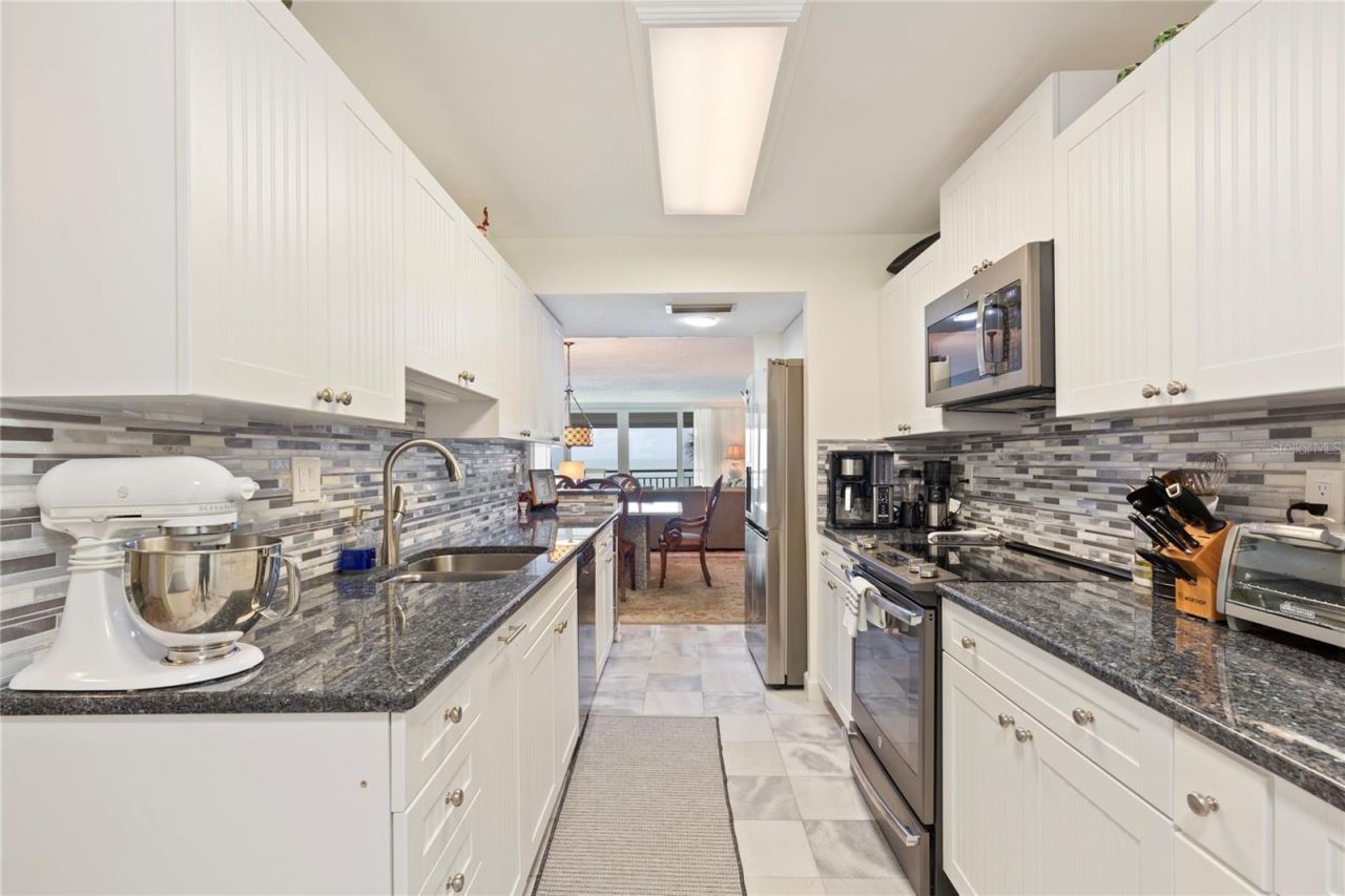 2900 Gulf Boulevard, Unit 201, Belleair Beach, FL 33786 Photo