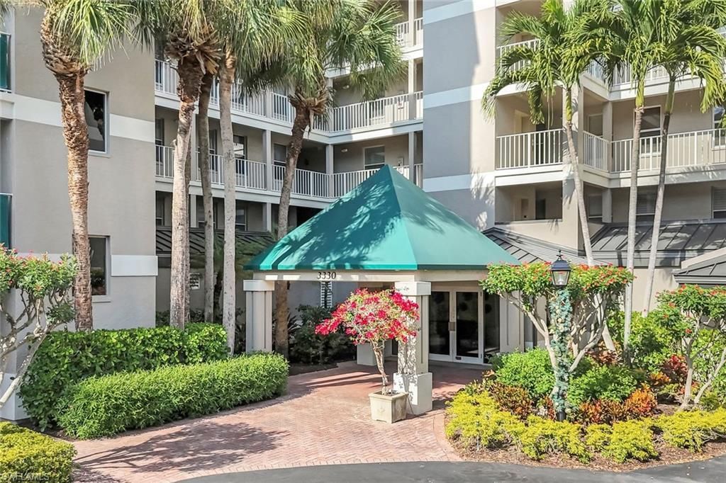 3330 Crossings Ct, Unit 301, Bonita Springs, FL 34134 Photo