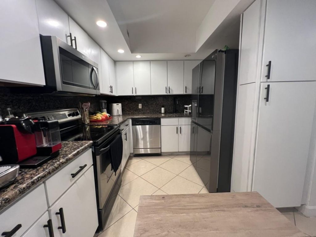 5600 Collins Avenue, Unit 11P, Miami Beach, FL 33140 Photo