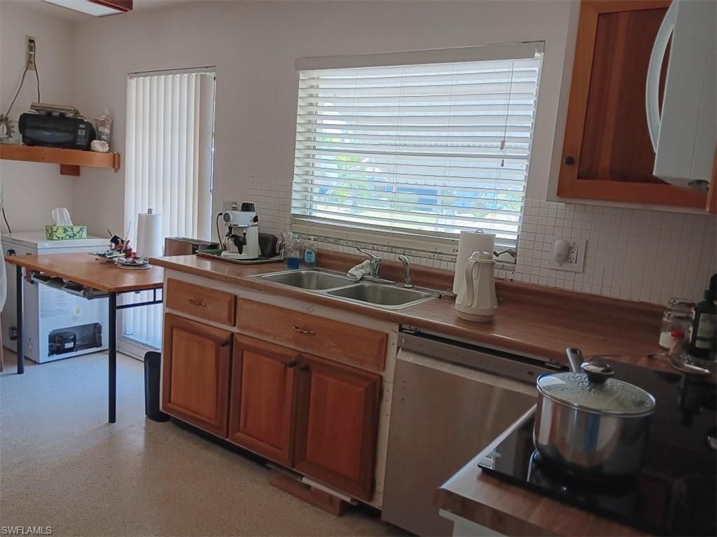 5305 SW 2nd Pl, Cape Coral, FL 33914 Photo