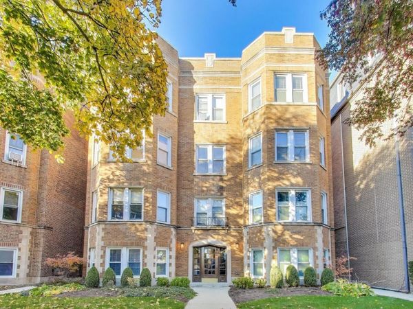 7346 Lake Street, Unit 2W, River Forest, IL 60305