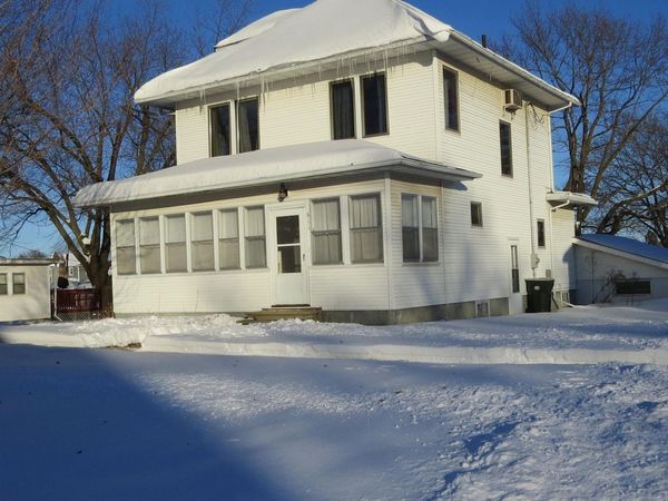 611 Broadway Street, Brooklyn, IA 52211