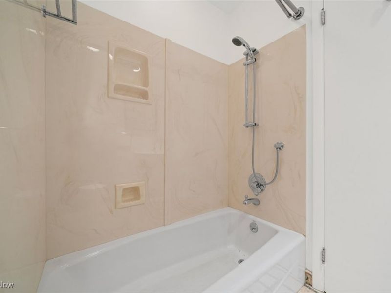 24061 Fairmount Boulevard, Beachwood, OH 44122 Photo 20