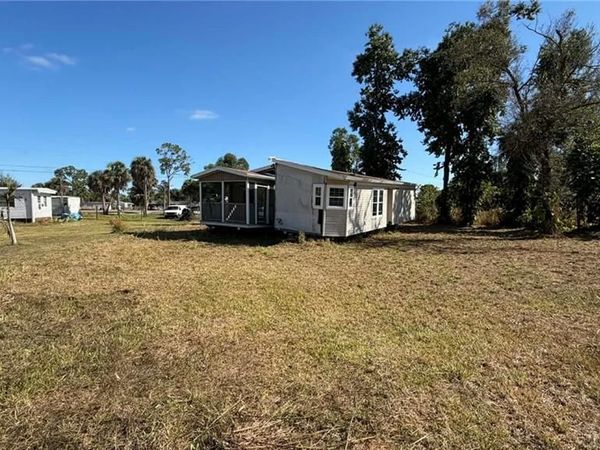 8315 Marx DR, NORTH FORT MYERS, FL 33917