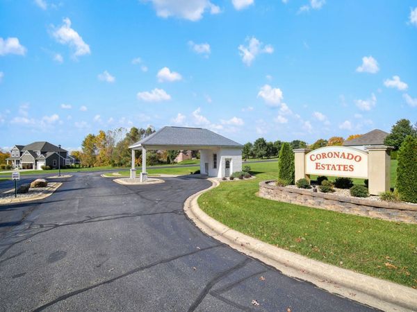 30 Coronado Drive, Jackson, MI 49201