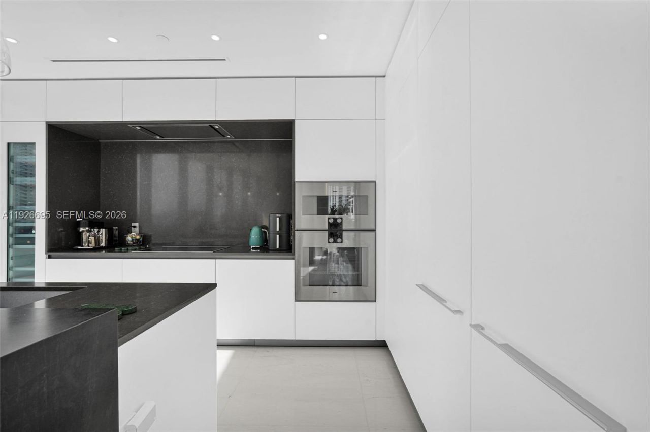 300 Biscayne Blvd Way, Unit 301E, Miami, FL 33131 Photo