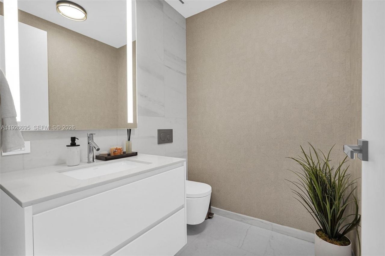 300 Biscayne Blvd Way, Unit 301E, Miami, FL 33131 Photo