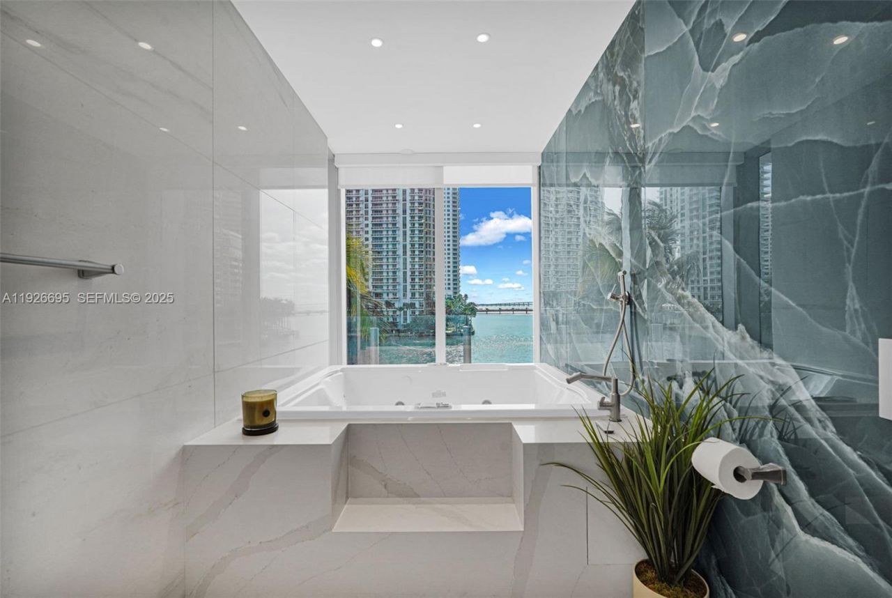 300 Biscayne Blvd Way, Unit 301E, Miami, FL 33131 Photo