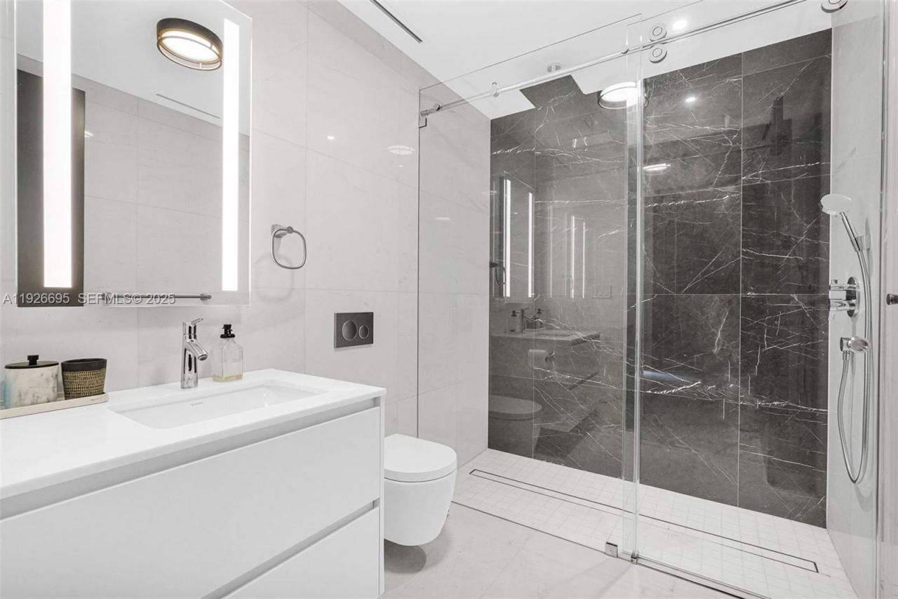 300 Biscayne Blvd Way, Unit 301E, Miami, FL 33131 Photo