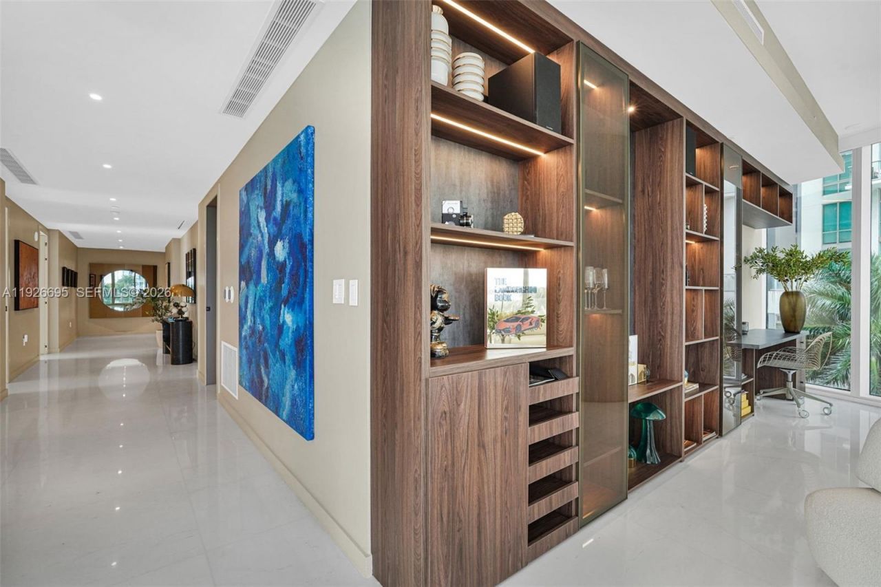 300 Biscayne Blvd Way, Unit 301E, Miami, FL 33131 Photo