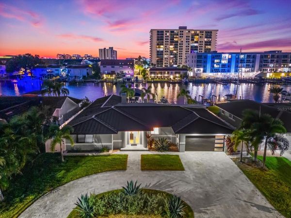 330 LEEWARD ISLAND, CLEARWATER BEACH, FL 33767