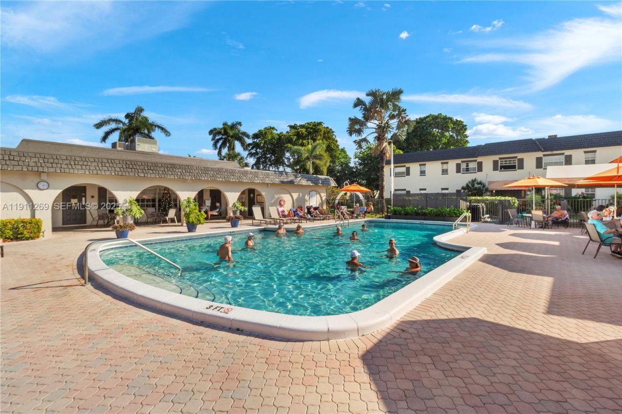 5661 SW 2nd Ct, Unit 216, Margate, FL 33068 Photo