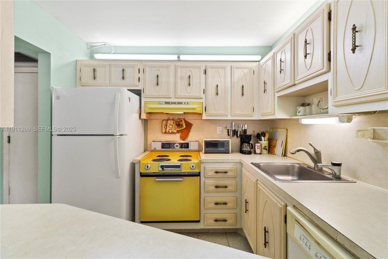 5661 SW 2nd Ct, Unit 216, Margate, FL 33068 Photo