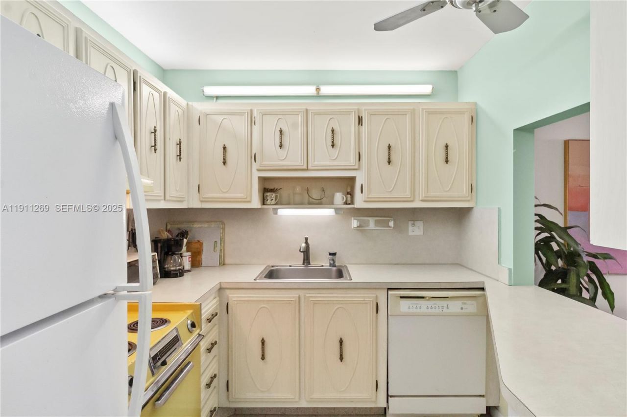 5661 SW 2nd Ct, Unit 216, Margate, FL 33068 Photo